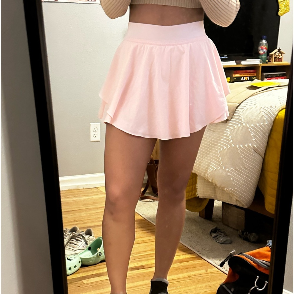 Lululemon court rival tennis skirt/skort strawberry milkshake flowy cute girly